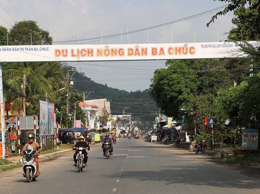 Đi lên từ hoang tàn
