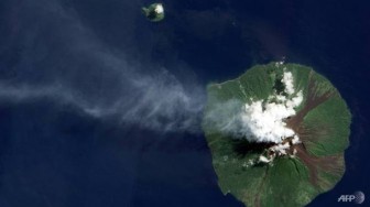 Núi lửa phun trào, trút đá xuống các làng mạc ở Papua New Guinea