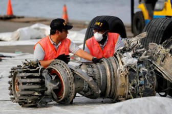 Tìm thấy hộp đen máy bay Indonesia lao xuống biển hồi tháng 10-2018