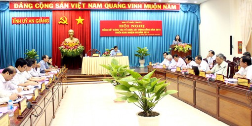 Bí thư Tỉnh ủy Võ Thị Ánh Xuân: “Tiếp tục thực hiện có  hiệu quả chủ trương tinh giản biên chế, xây dựng đội ngũ cán bộ ngang tầm nhiệm vụ”
