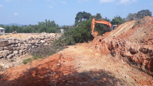 Phú Quốc ra quân 'cứu' suối để chống ngập