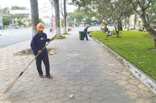 Quên “Tết riêng” phục  vụ  “Tết chung”