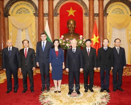 Tổng Bí thư, Chủ tịch nước Nguyễn Phú Trọng tiếp các Đại sứ trình Quốc thư