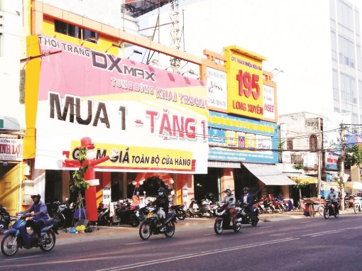 Sôi động khuyến mãi dịp Tết