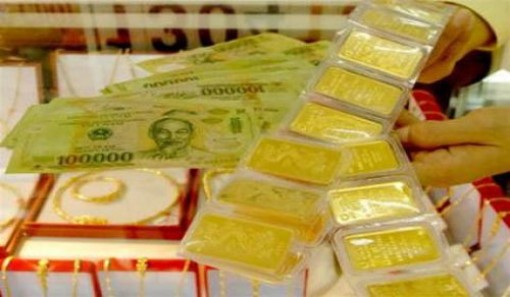Giá vàng hôm nay 17-1: Vàng leo cao bất chấp USD tăng vọt