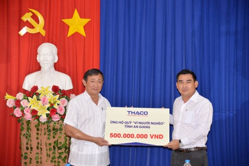 Công ty Cổ phần ôtô Trường Hải hỗ trợ 500 triệu đồng tặng quà Tết cho người nghèo