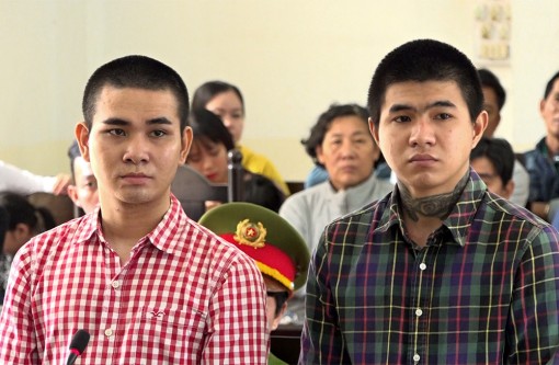 Bị chửi nên mang dao chém người