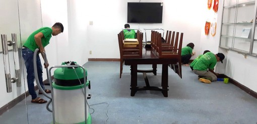 Nghề dọn nhà đón Tết vào mùa cao điểm