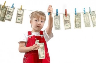 Những bài học về tiền bạc trẻ nên dạy trước năm 10 tuổi