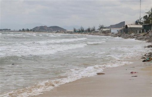 Xuất hiện áp thấp nhiệt đới xa, nhiều vùng biển nguy hiểm