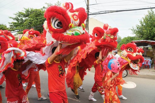 Lân - sư - rồng chuẩn bị mùa Tết