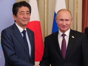 Thủ tướng Nhật Bản gặp Tổng thống Nga thúc đẩy giải quyết tranh chấp