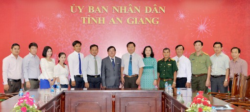Đoàn đại biểu tỉnh Takeo thăm, chúc Tết tỉnh An Giang