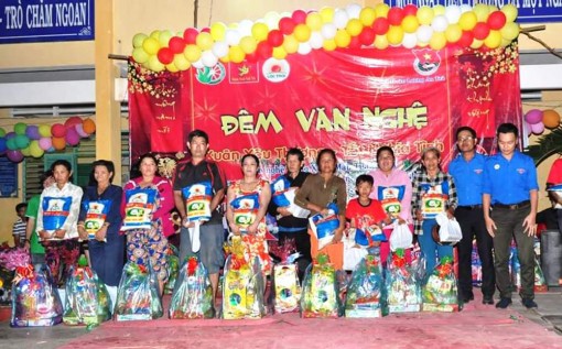 Ấm lòng chuyện thiện nguyện cuối năm