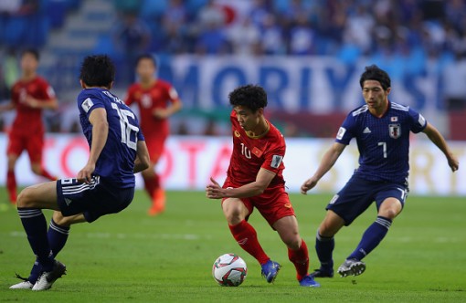 Tứ kết Asian Cup: Tuyển Việt Nam ngẩng cao đầu, Tây Á trọn niềm vui