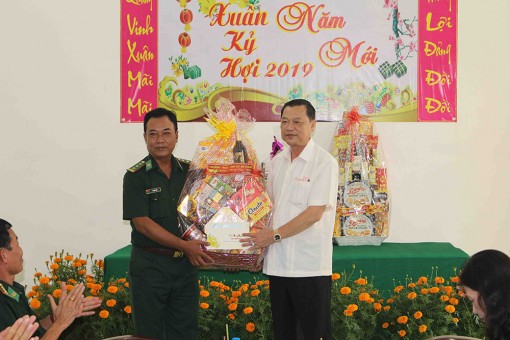 Phó Bí thư Thường trực Tỉnh ủy Võ Anh Kiệt thăm và chúc Tết tại Tân Châu
