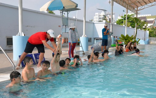 22.000 trẻ em được phổ cập bơi