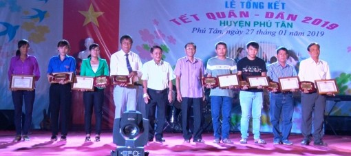 Phú Tân tổng kết “Tết quân – dân”