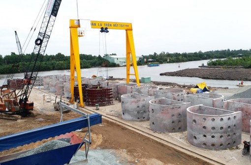 Cấp bách ứng phó sạt lở ĐBSCL: Cần giải pháp hiệu quả với suất đầu tư thấp