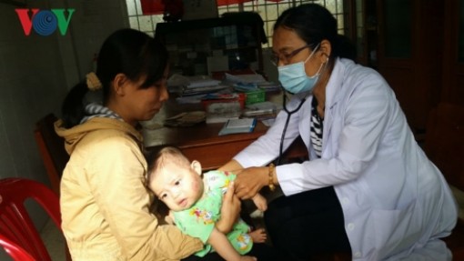 Tiền Giang: Tiêm vaccine ComBe 5, trên 60 trẻ nhập viện
