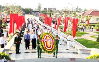 Lãnh đạo tỉnh viếng Nghĩa trang liệt sĩ tỉnh nhân dịp Tết Nguyên đán Kỷ Hợi 2019