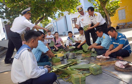 Trường Sa rộn ràng xuân sớm