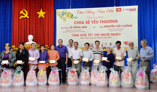Trên 1 tỷ đồng hỗ trợ người nghèo vui xuân đón Tết