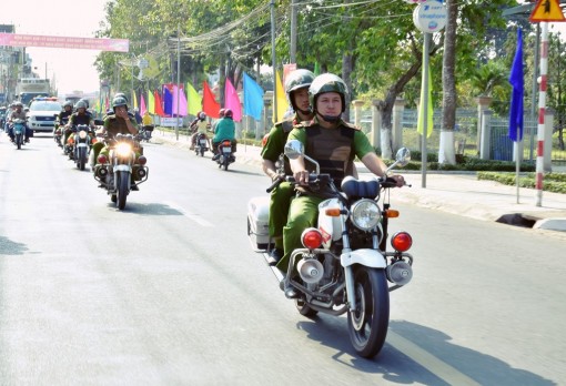 Công an huyện Châu Phú ra mắt lực lượng phản ứng nhanh 113
