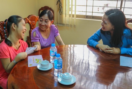 Trao quà Tết cho con công nhân lao động có hoàn cảnh khó khăn, bệnh hiểm nghèo, bệnh khó trị