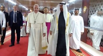Giáo hoàng Francis bắt đầu thăm lịch sử tới quốc gia Hồi giáo UAE