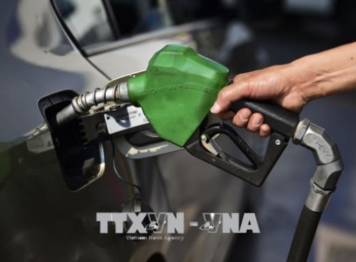 Nguồn cung dầu thắt chặt tiếp tục hỗ trợ giá 'vàng đen'