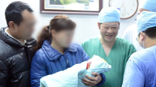 Phụ nữ đơn thân được sinh con từ tinh trùng hiến tặng
