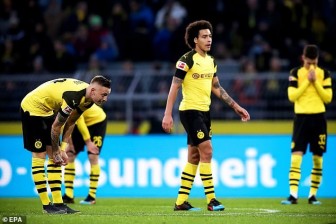 Bundesliga: Dortmund rơi chiến thắng khó tin, Bayern chưa lên tốp 2