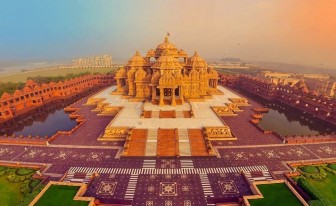 Hoàng hôn đẹp như cổ tích ở đền Hindu lớn nhất thế giới