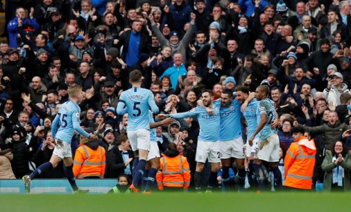 Đè bẹp Chelsea, Man City trở lại ngôi đầu Premier League