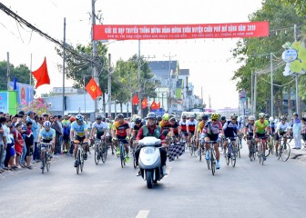 Hấp dẫn Giải đua xe đạp mừng Đảng - mừng Xuân