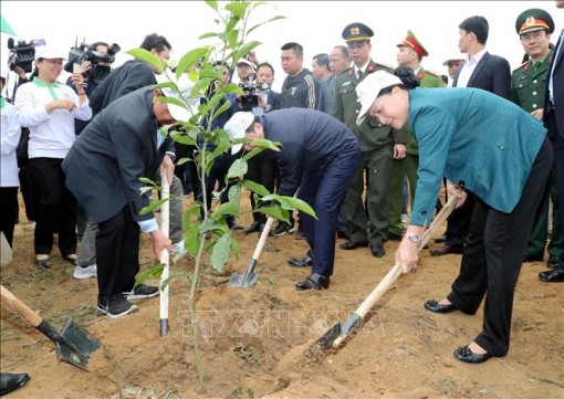 Chủ tịch Quốc hội Nguyễn Thị Kim Ngân dự Lễ ra quân hưởng ứng Tết trồng cây