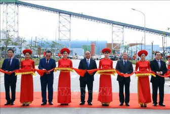 Thủ tướng Nguyễn Xuân Phúc cắt băng khánh thành Nhà máy Nhiệt điện Thái Bình
