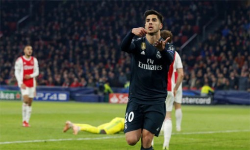 Real thắng sít sao trên sân Ajax