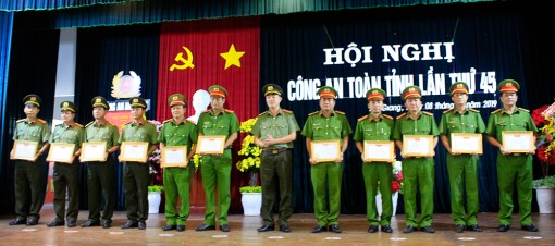 Giữ vững an ninh trật tự, tạo môi trường lành mạnh phát triển kinh tế - xã hội