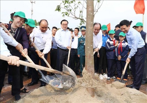 Thủ tướng Nguyễn Xuân Phúc dự Lễ phát động 'Tết trồng cây đời đời nhớ ơn Bác Hồ'