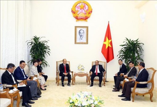 Thủ tướng Nguyễn Xuân Phúc tiếp HLV Park Hang-seo