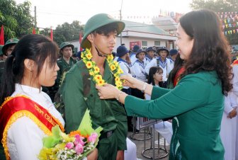 1.520 thanh niên An Giang lên đường nhập ngũ