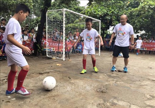 Huấn luyện viên Park Hang Seo sẽ giao lưu với em nhỏ tại An Giang