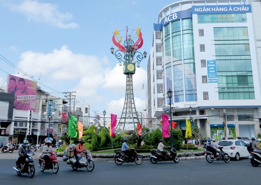 Đèn bốn ngọn - một phần không thể thiếu của Long Xuyên