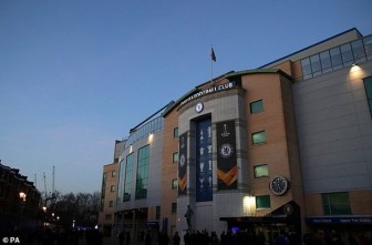 FIFA cấm Chelsea tham gia thị trường chuyển nhượng tới năm 2020