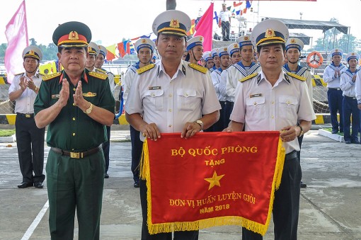 Lữ đoàn 962: Ra quân huấn luyện