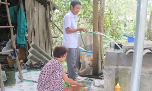 Thiếu nước sạch, hơn 800 hộ dân Tiền Giang phải dùng nước kênh, mương