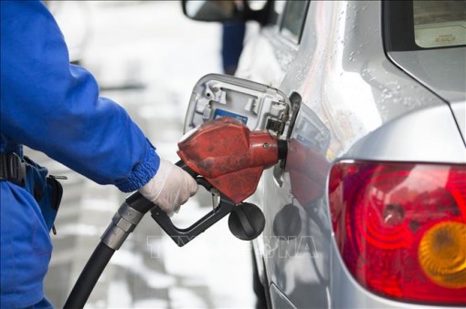 Giá dầu thế giới biến động trái chiều