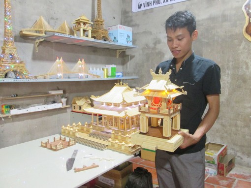 9X khởi nghiệp bằng... tăm tre